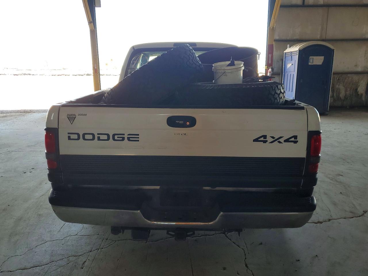 2001 Dodge Ram 1500 White vin: 1B7HF13Z51J291544