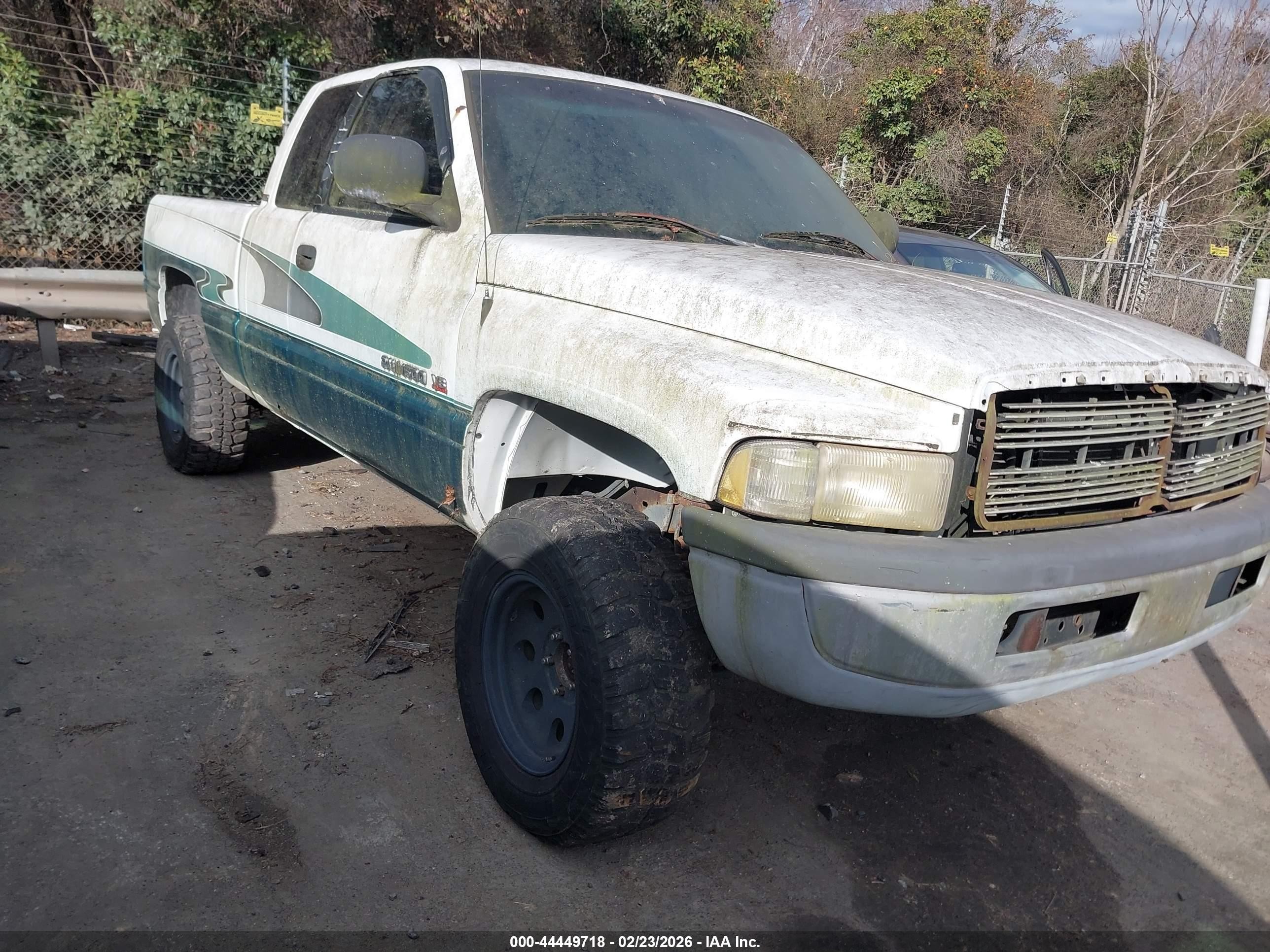 1B7HF13Z5XJ559386