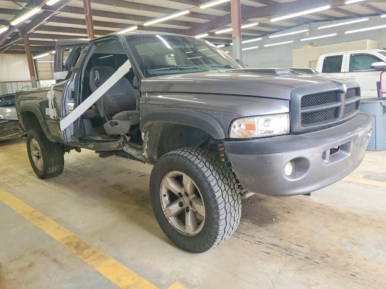 1999 Dodge Ram 1500 Gray vin: 1B7HF13Z6XJ621636