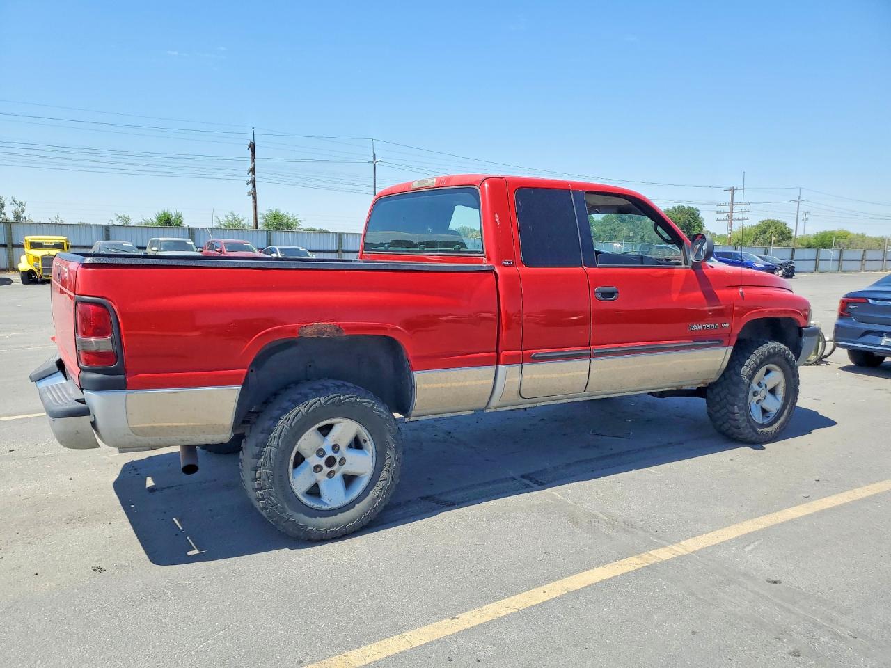 2001 Dodge Ram 1500 Red vin: 1B7HF13Z71J580893