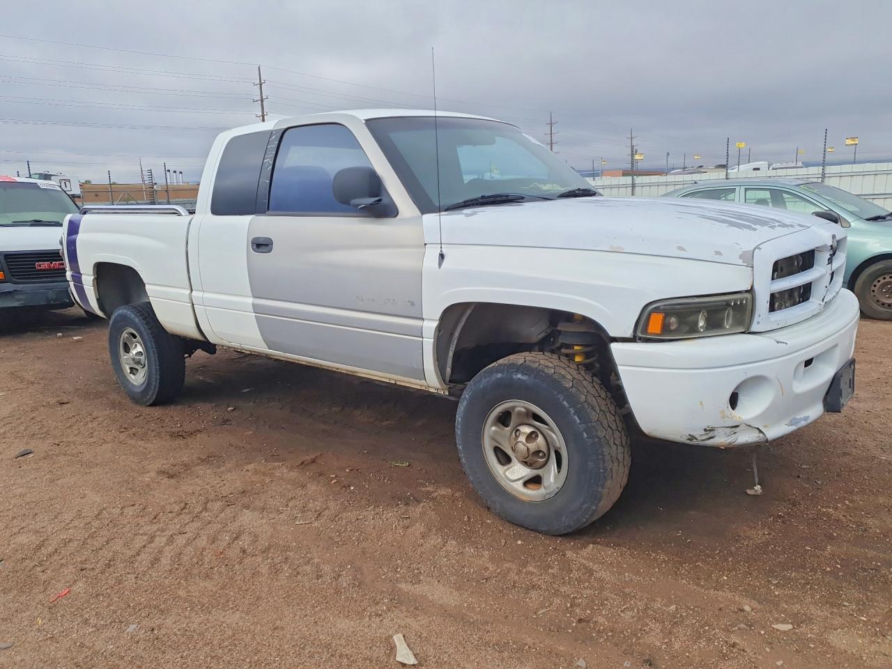 2000 Dodge Ram 1500 Белый vin: 1B7HF13Z9YJ158781