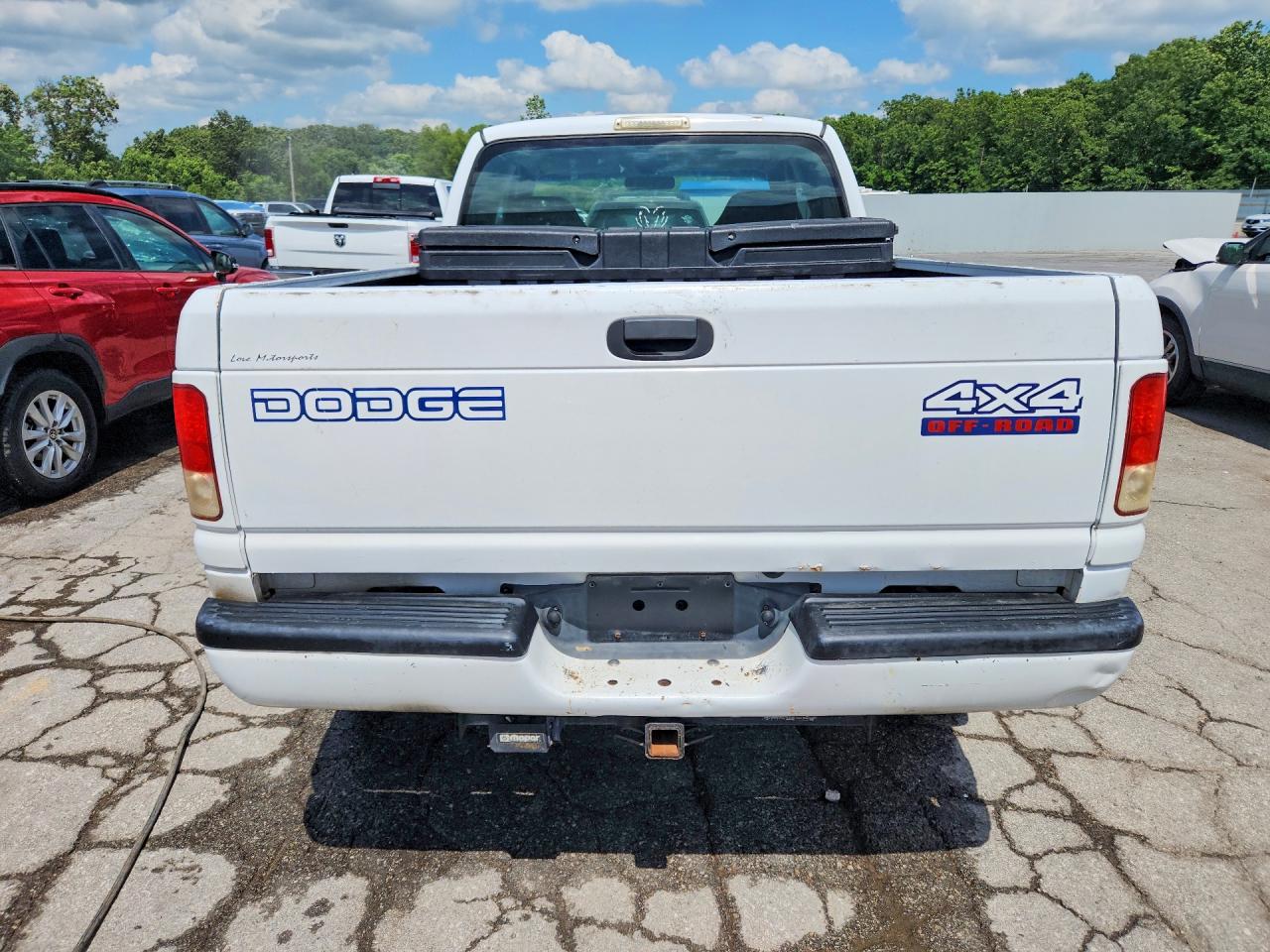 2000 Dodge Ram 1500 White vin: 1B7HF13Z9YJ190341
