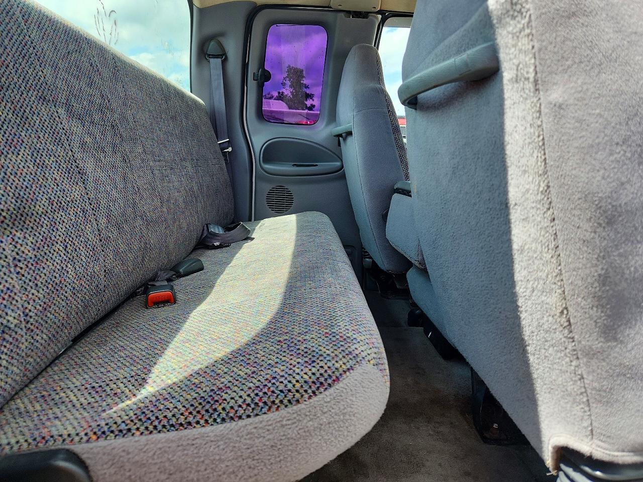 2000 Dodge Ram 1500 White vin: 1B7HF13Z9YJ190341