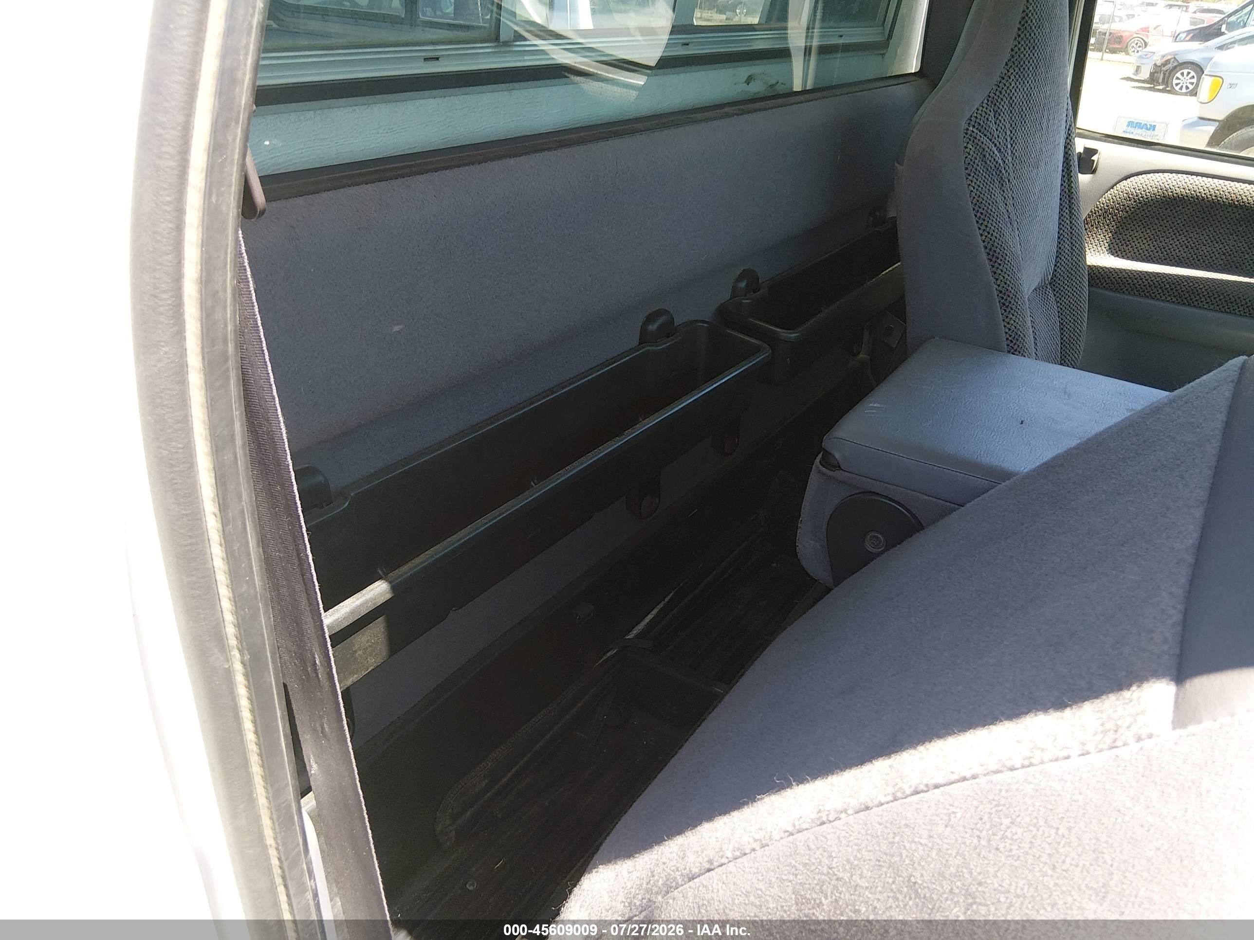 1999 Dodge Ram 1500 St White vin: 1B7HF16Y3XS262744