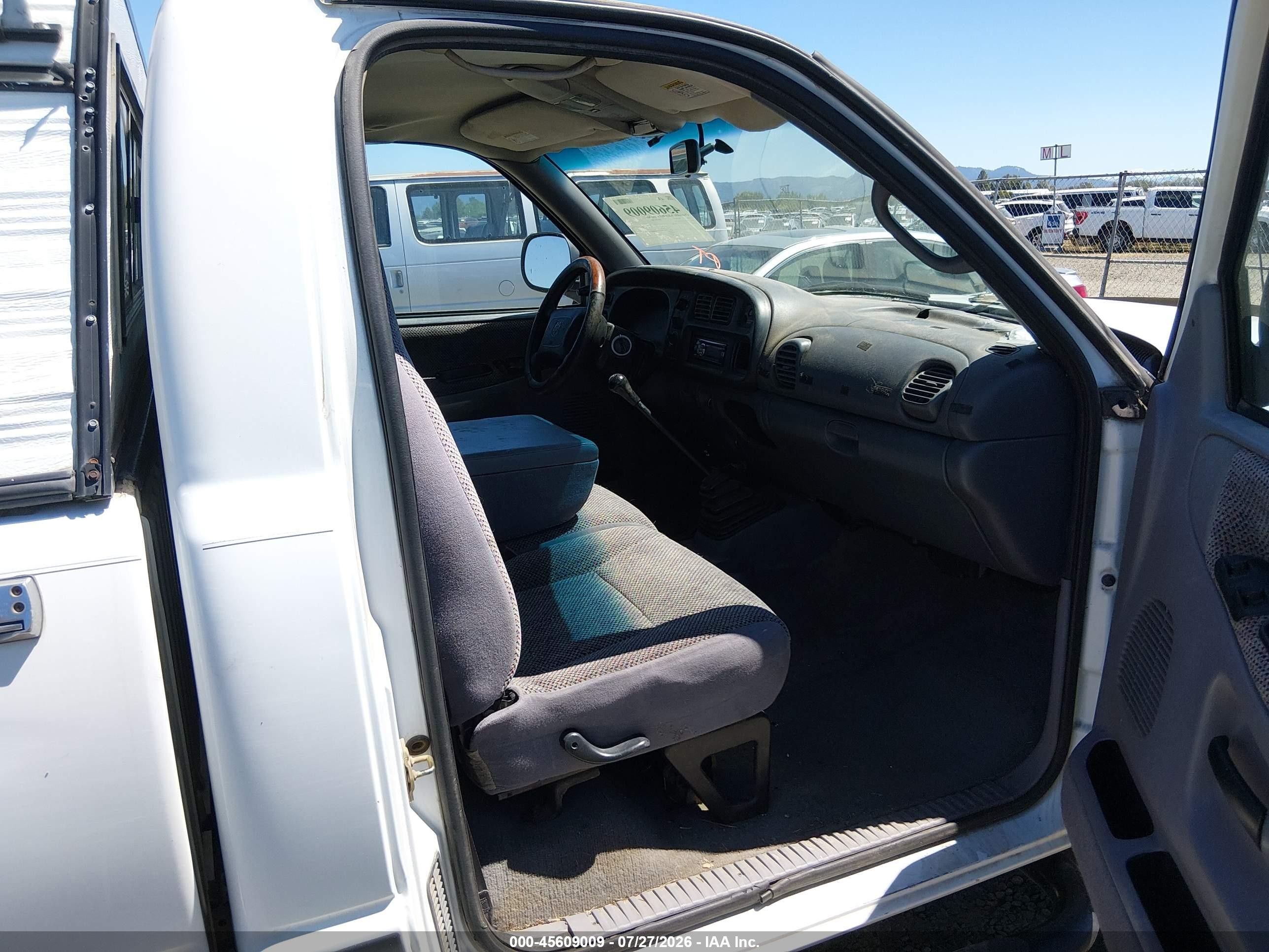 1999 Dodge Ram 1500 St White vin: 1B7HF16Y3XS262744