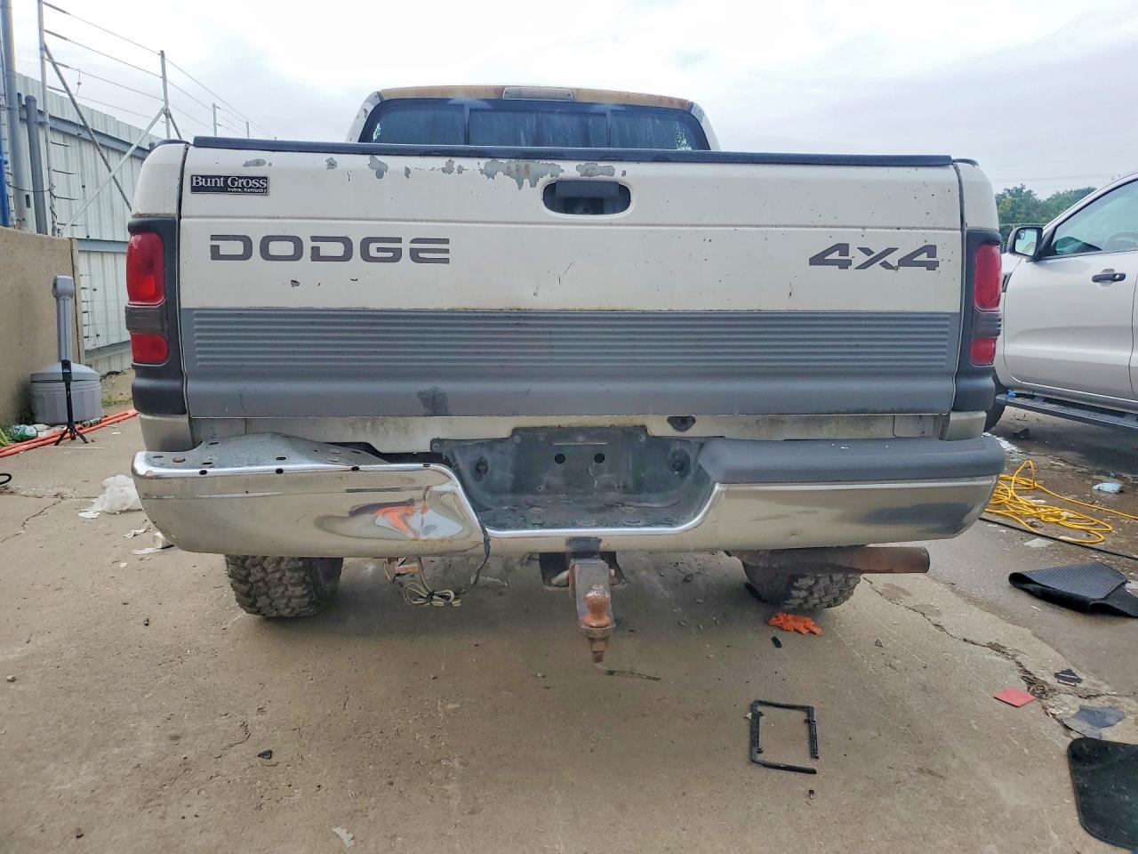 1995 Dodge Ram 1500 White vin: 1B7HF16Y7SS125878
