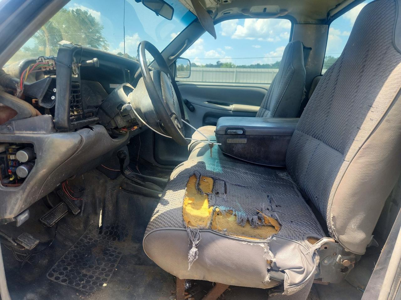 1997 Dodge Ram 1500 White vin: 1B7HF16Y7VS226648