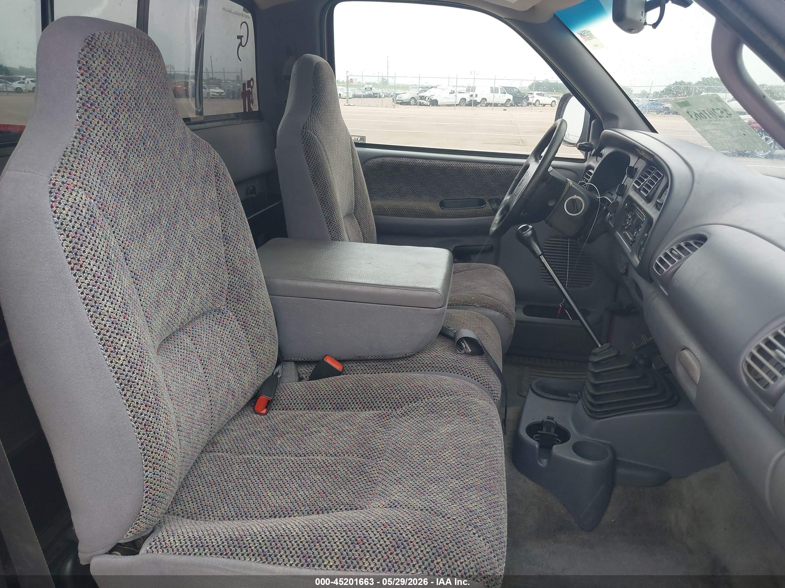 1998 Dodge Ram 1500 St Красный vin: 1B7HF16Y9WS517749