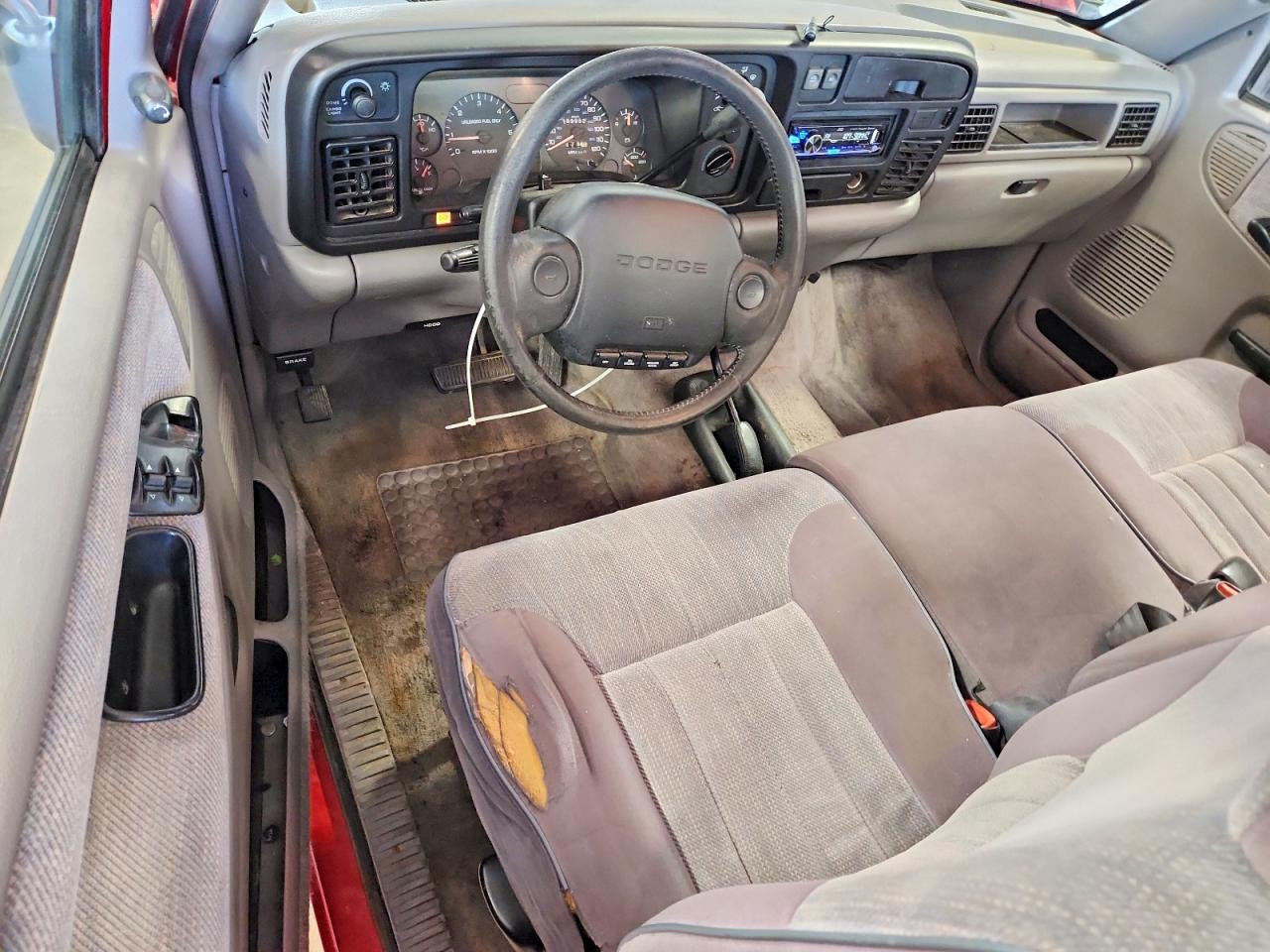 1995 Dodge Ram 1500 Красный vin: 1B7HF16Z6SS280916