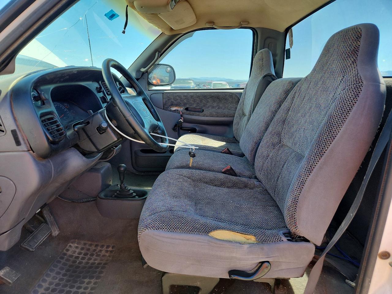 1998 Dodge Ram 1500 White vin: 1B7HF16Z7WS509495