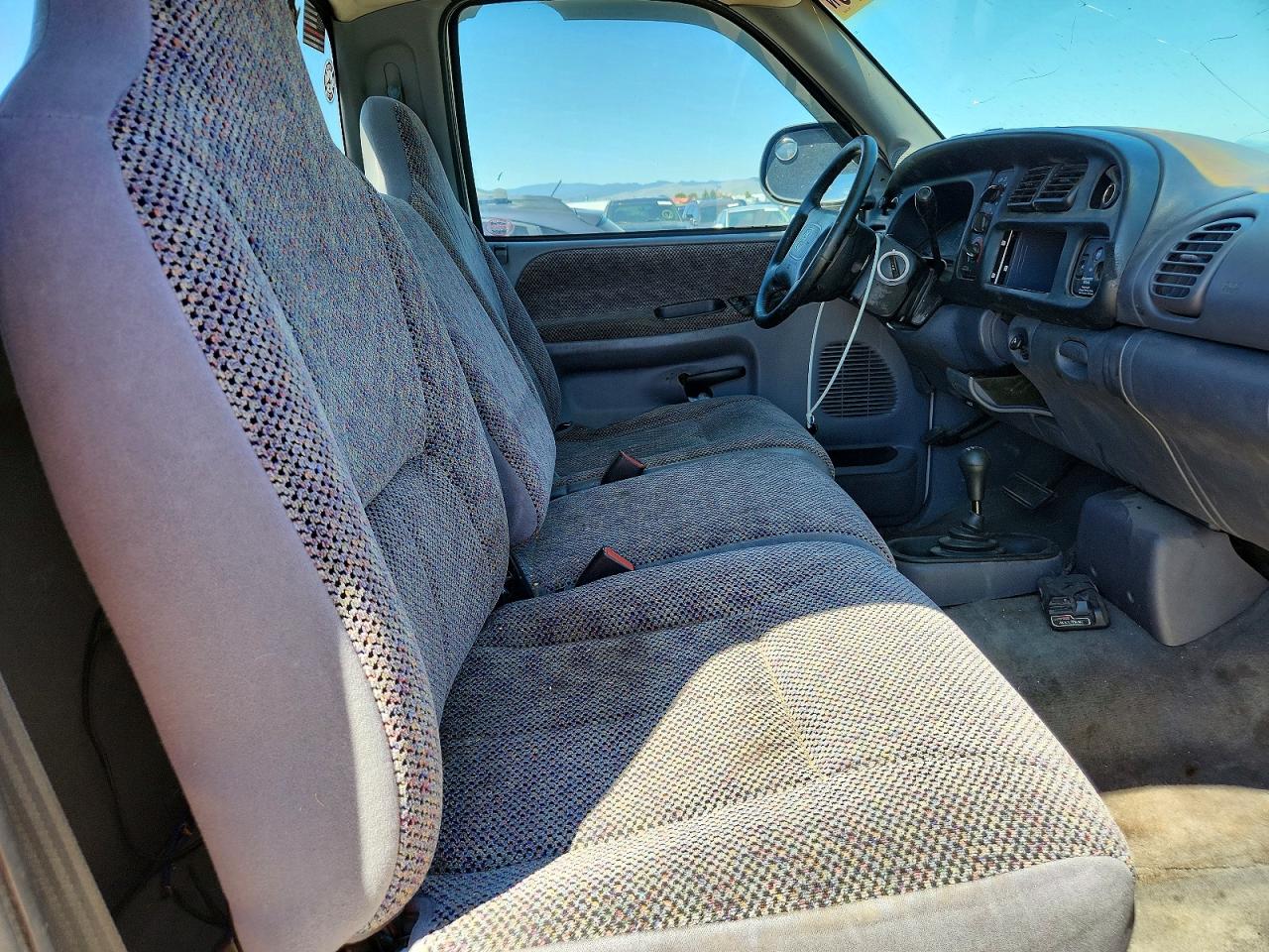 1998 Dodge Ram 1500 White vin: 1B7HF16Z7WS509495