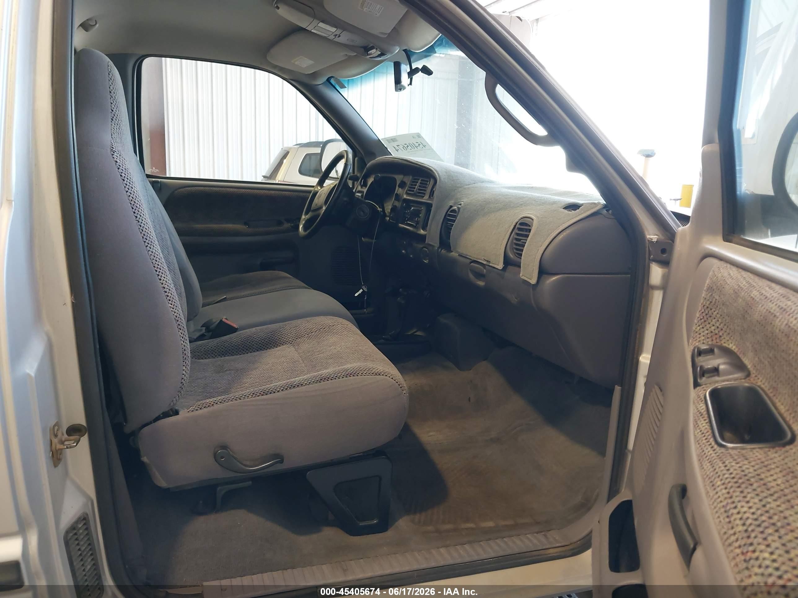 2001 Dodge Ram 1500 St Silver vin: 1B7HF16Z91S228520