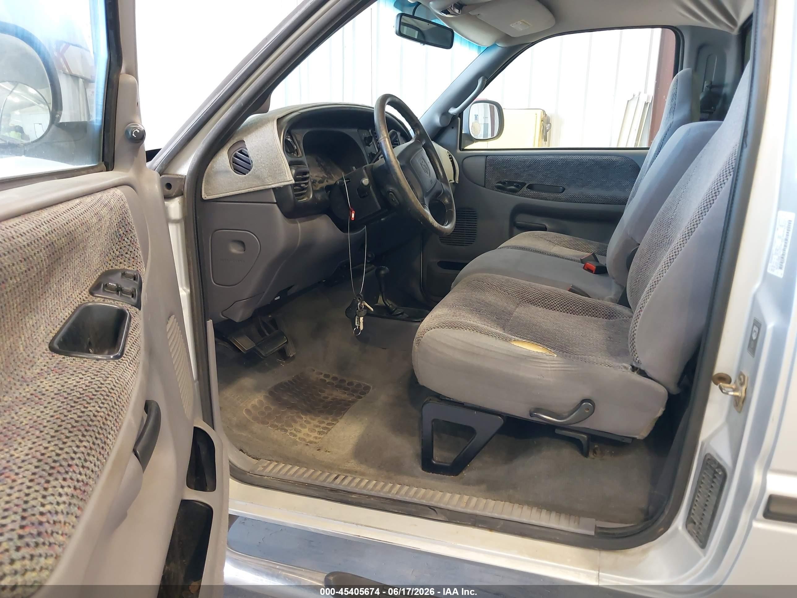 2001 Dodge Ram 1500 St Silver vin: 1B7HF16Z91S228520