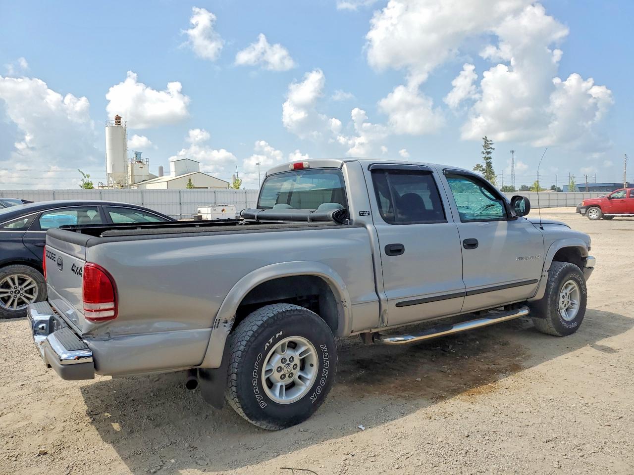 2000 Dodge Dakota 2wd Silver vin: 1B7HG2AZXYS726441