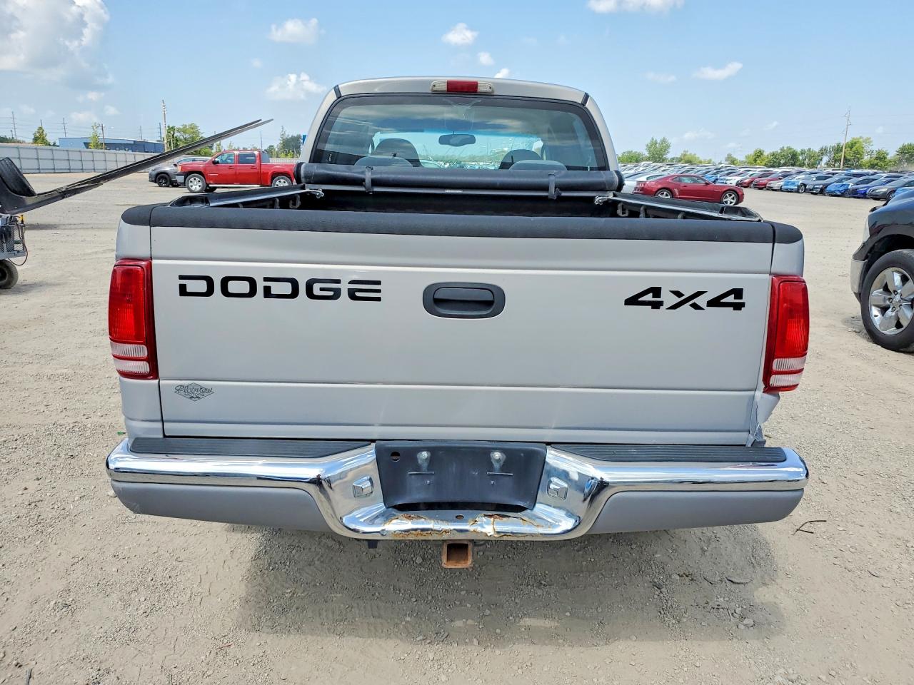 2000 Dodge Dakota 2wd Silver vin: 1B7HG2AZXYS726441