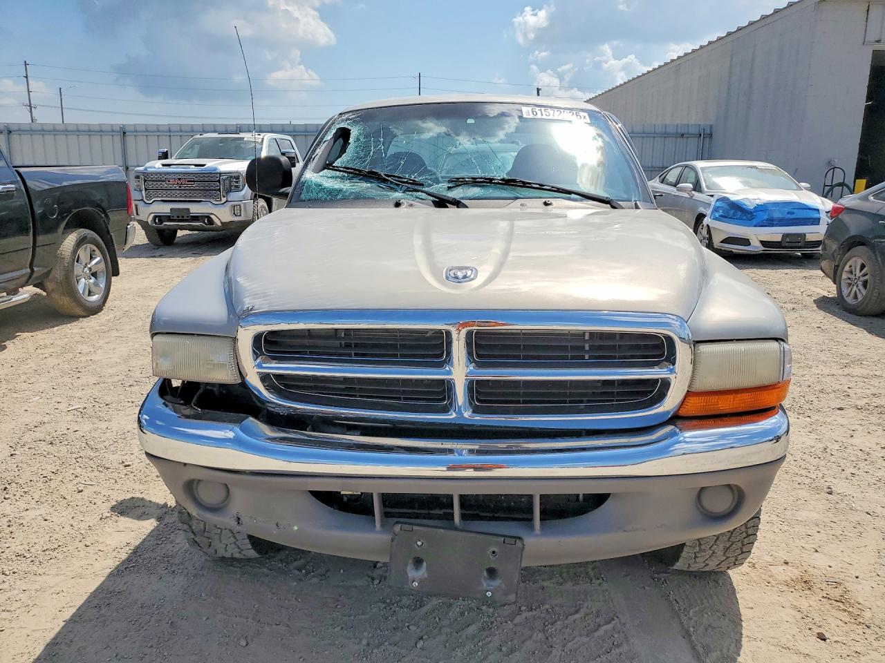 2000 Dodge Dakota 2wd Silver vin: 1B7HG2AZXYS726441