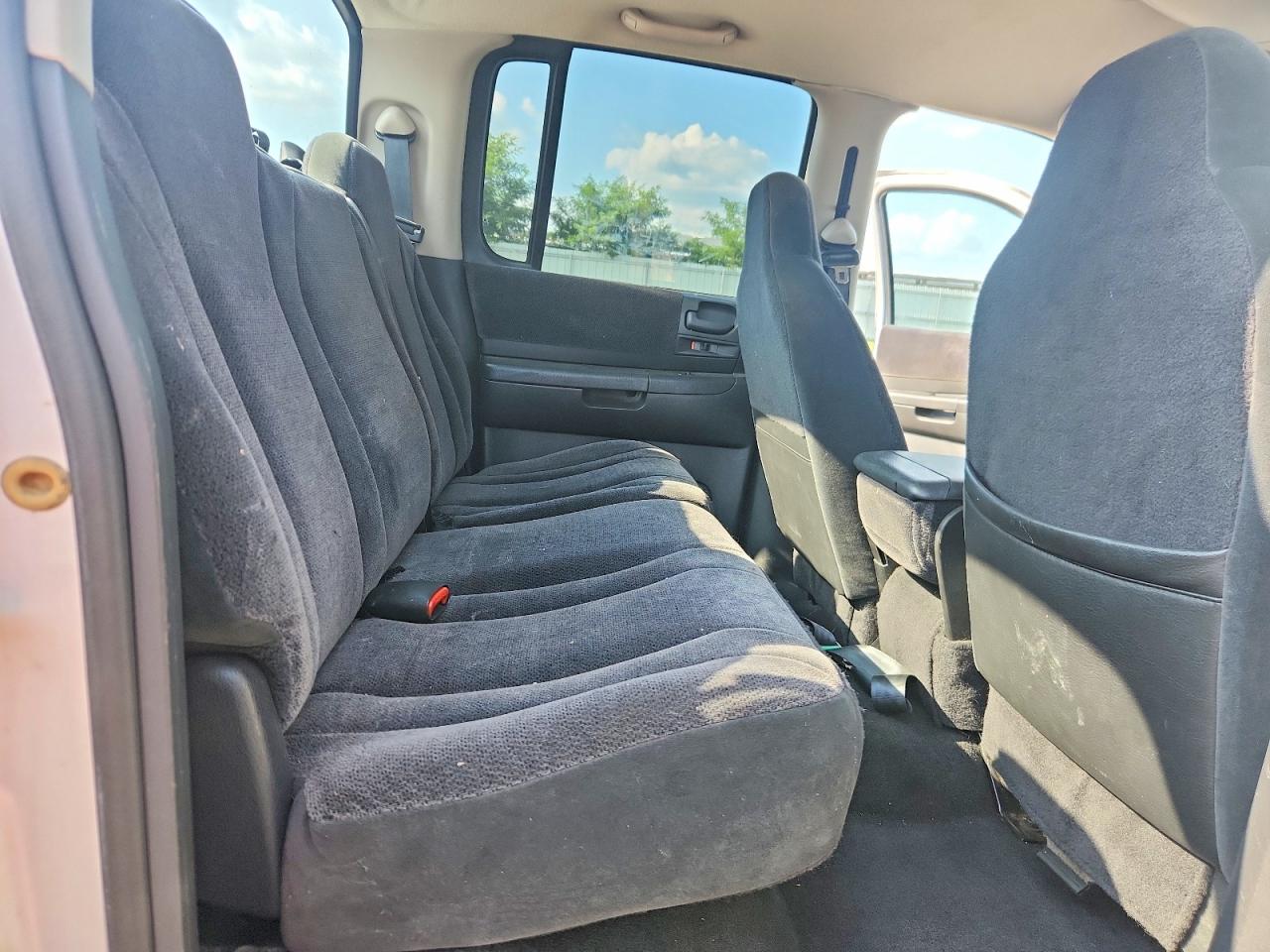 2002 Dodge Dakota Quad Sport Silver vin: 1B7HG38X42S696600