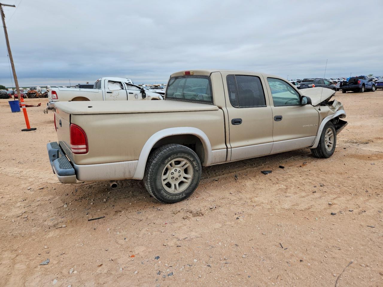 2002 Dodge Dakota Quad Slt Золотой vin: 1B7HL48X52S700963