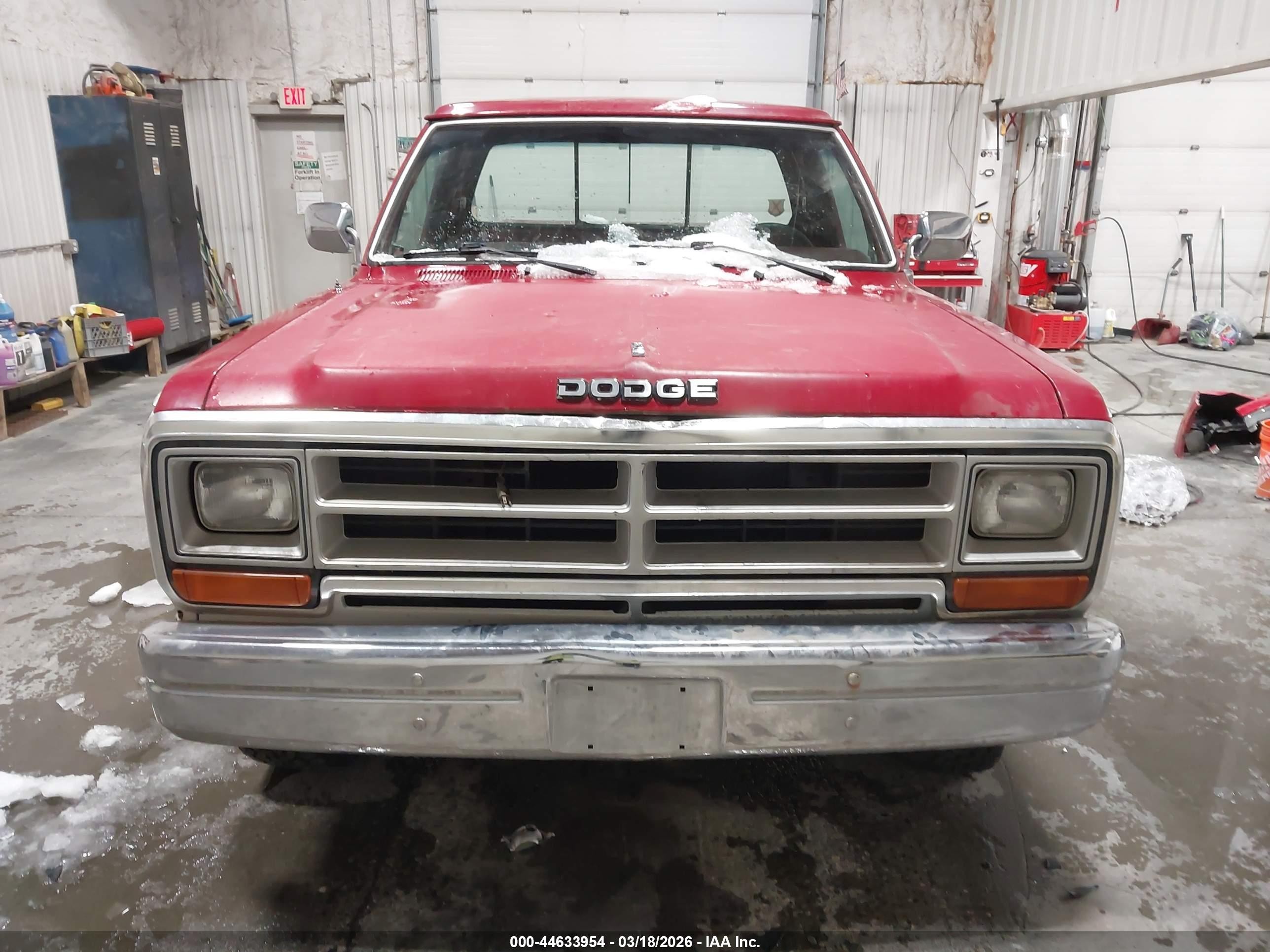 1989 Dodge W-series W100 Red vin: 1B7HM06Y1KS196963
