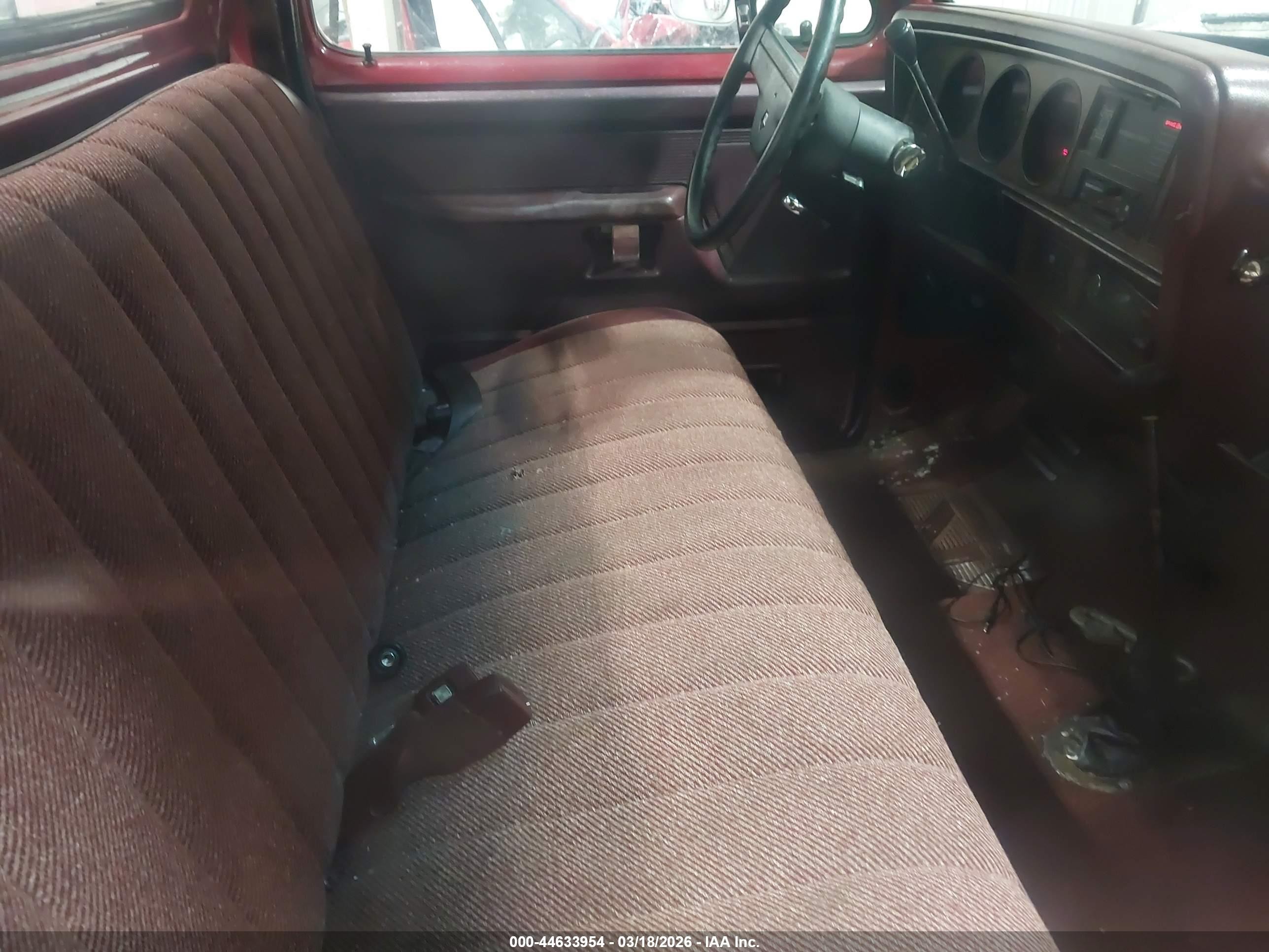 1989 Dodge W-series W100 Red vin: 1B7HM06Y1KS196963