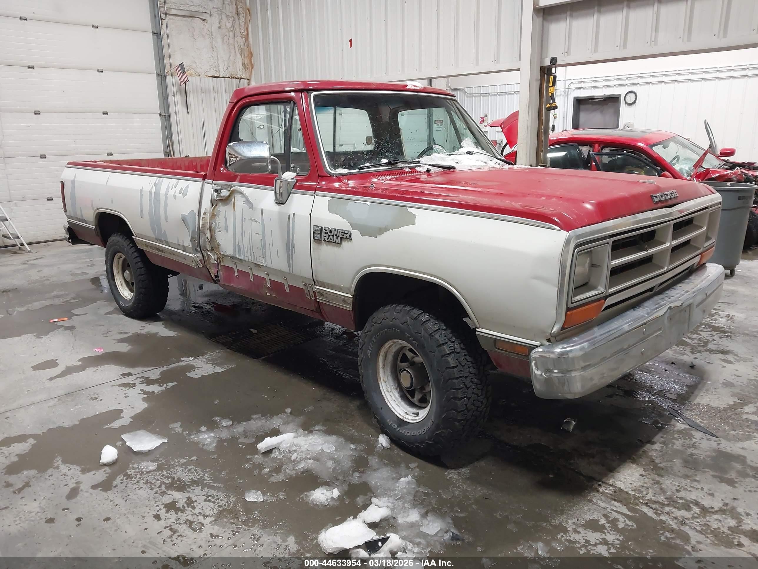 1989 Dodge W-series W100 Red vin: 1B7HM06Y1KS196963