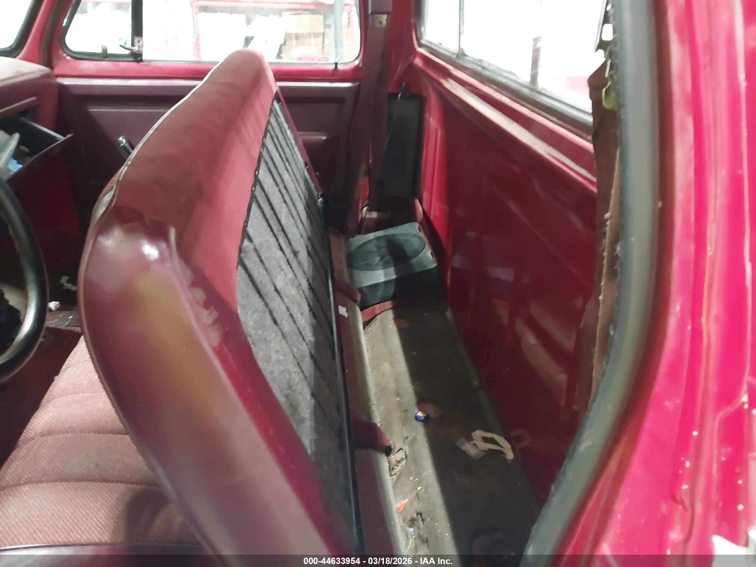 1989 Dodge W-series W100 Red vin: 1B7HM06Y1KS196963