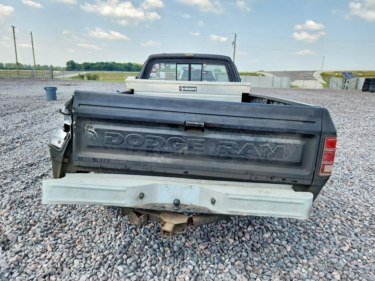 1989 Dodge W-series W100 Black vin: 1B7HM06Y7KS105548