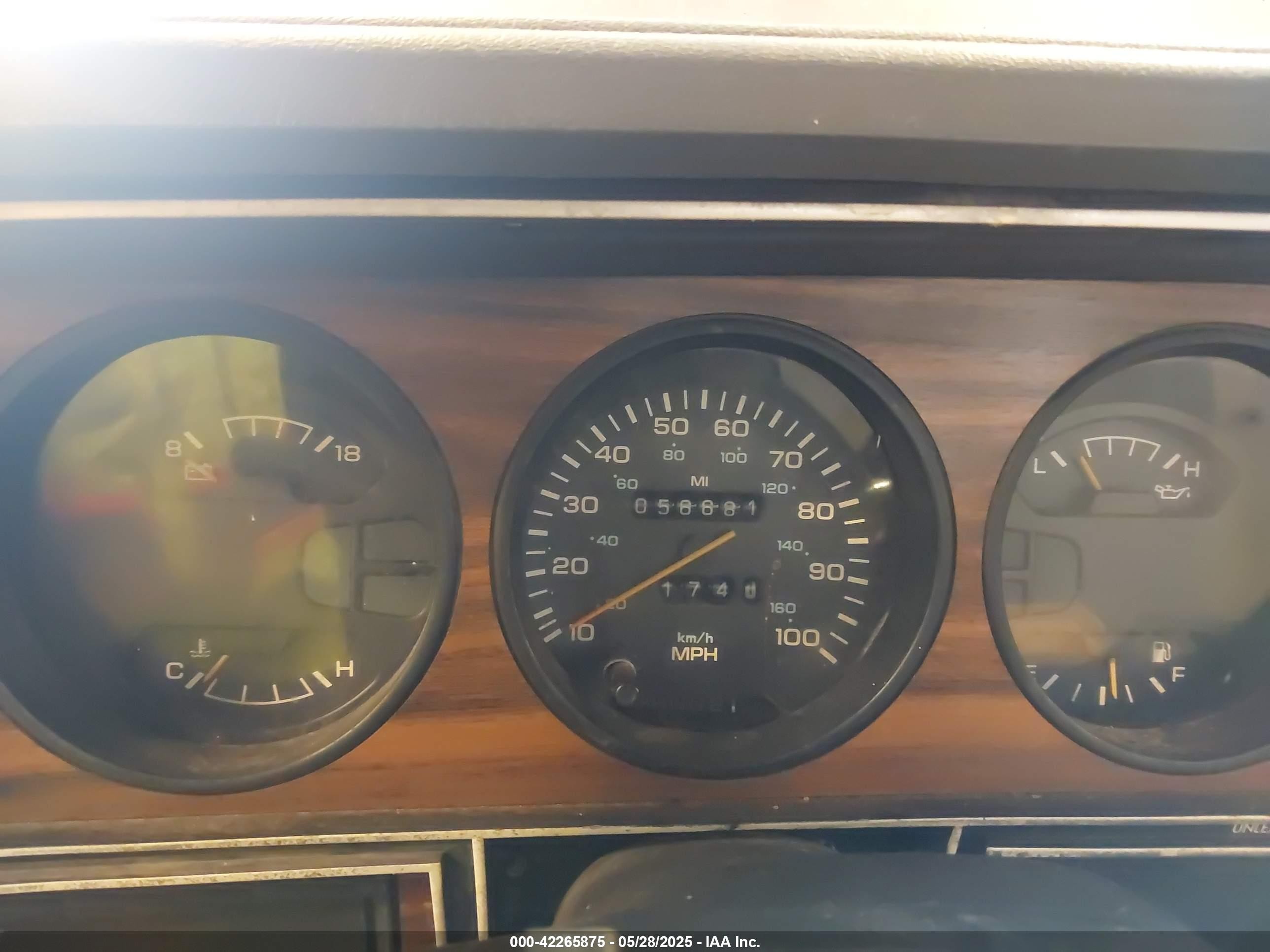 1992 Dodge W-series W150 Red vin: 1B7HM16Y9NS568155