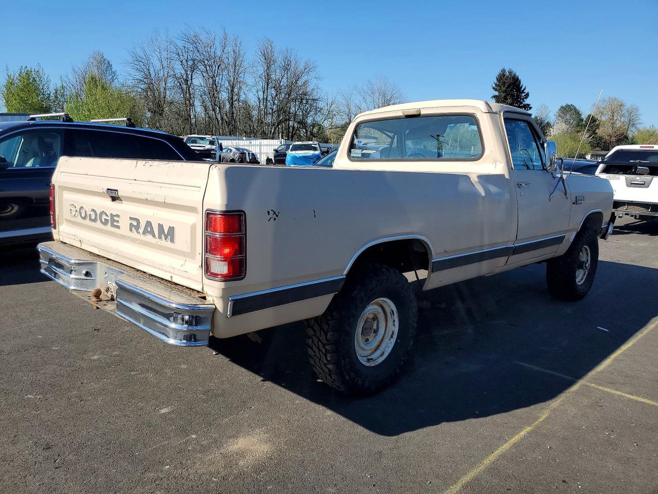1984 Dodge W-series W150 Beige vin: 1B7HW14T7ES368179