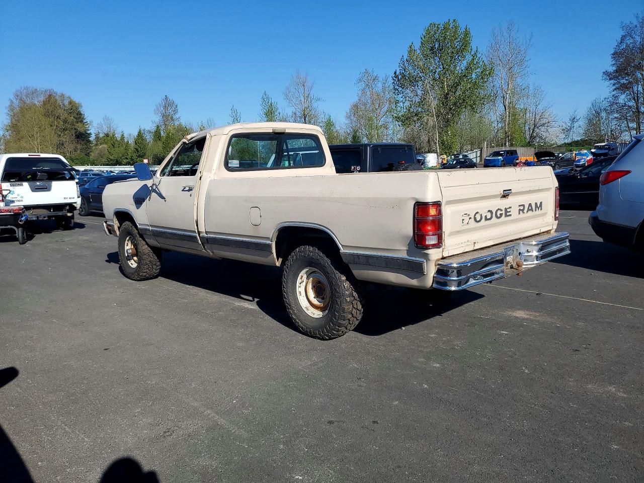 1984 Dodge W-series W150 Beige vin: 1B7HW14T7ES368179