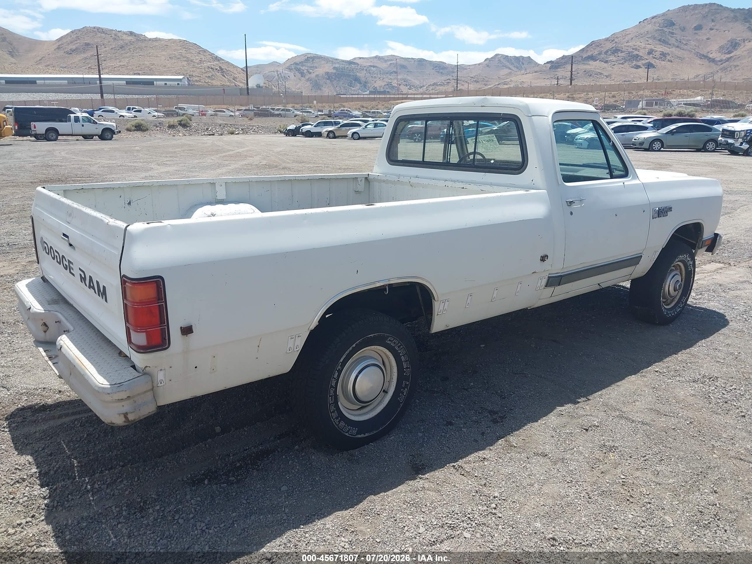 1984 Dodge W-series W150 White vin: 1B7HW14W0ES207117