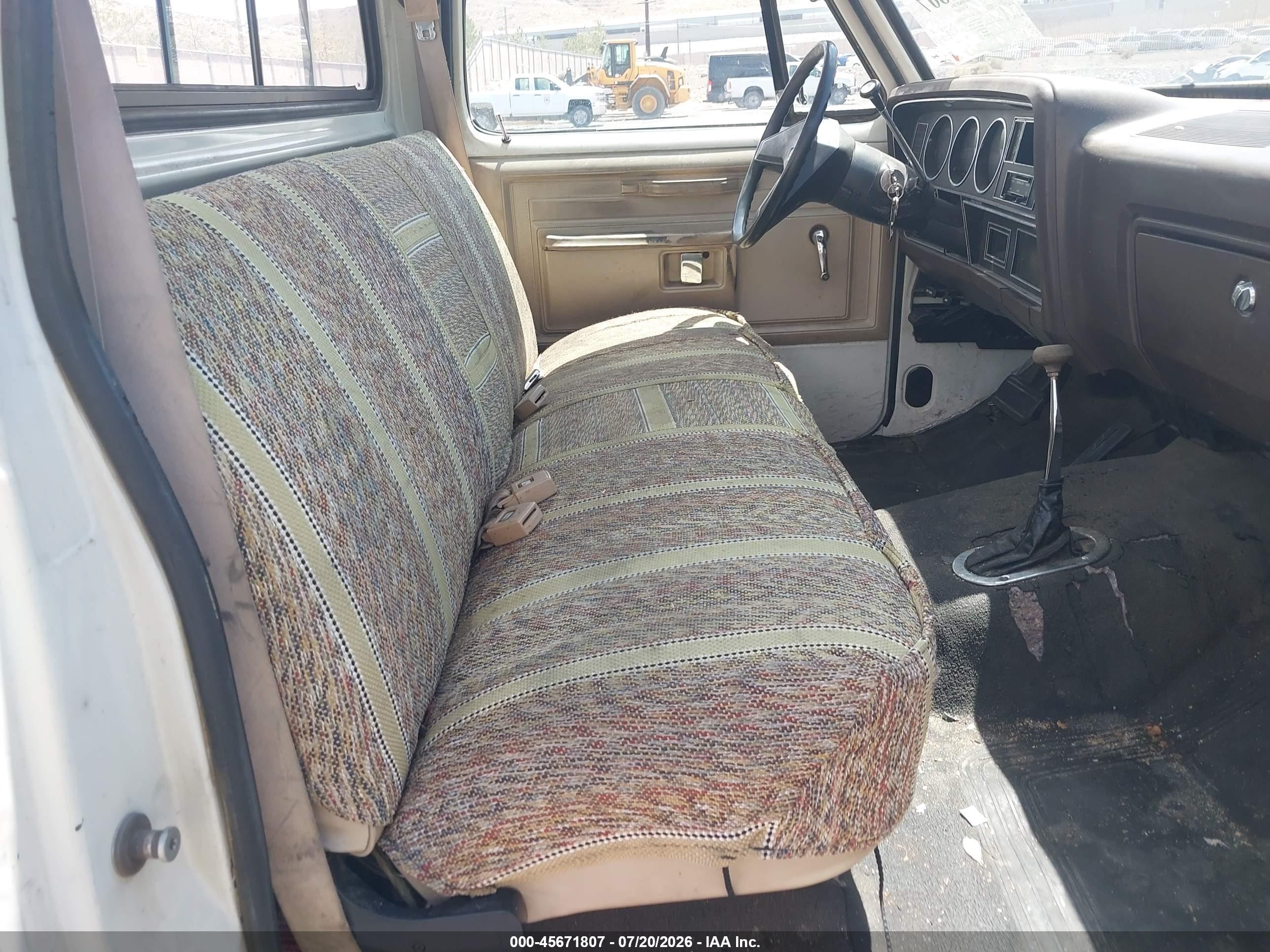 1984 Dodge W-series W150 White vin: 1B7HW14W0ES207117