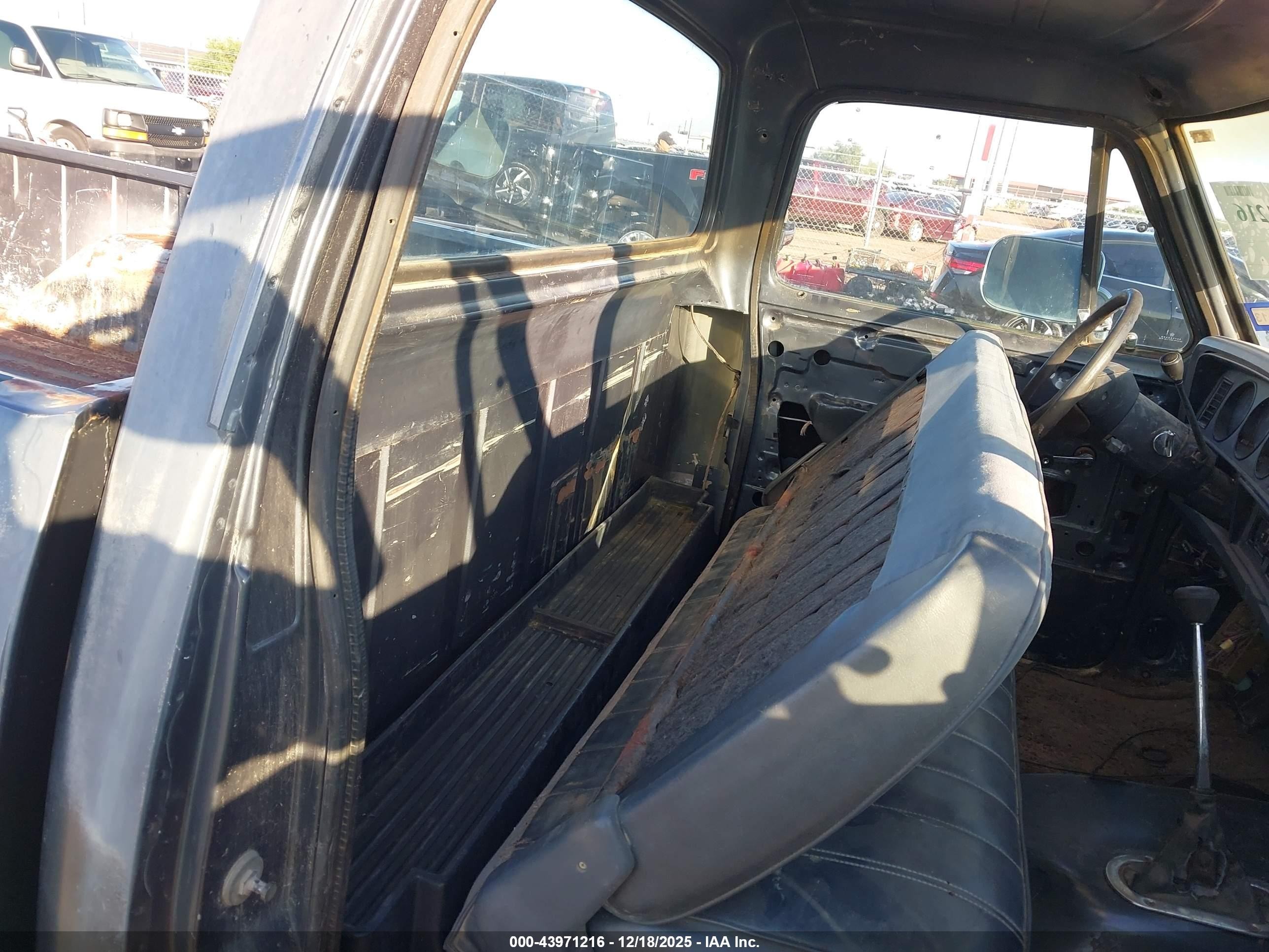 1988 Dodge W-series W150 Серый vin: 1B7HW14Y1JS763125