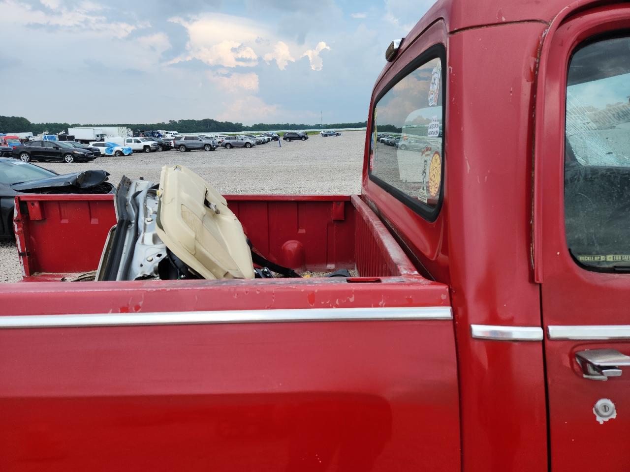1988 Dodge W-series W150 Red vin: 1B7HW14Y2JS789961