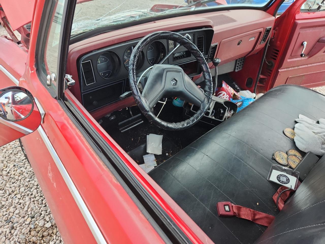 1988 Dodge W-series W150 Red vin: 1B7HW14Y2JS789961