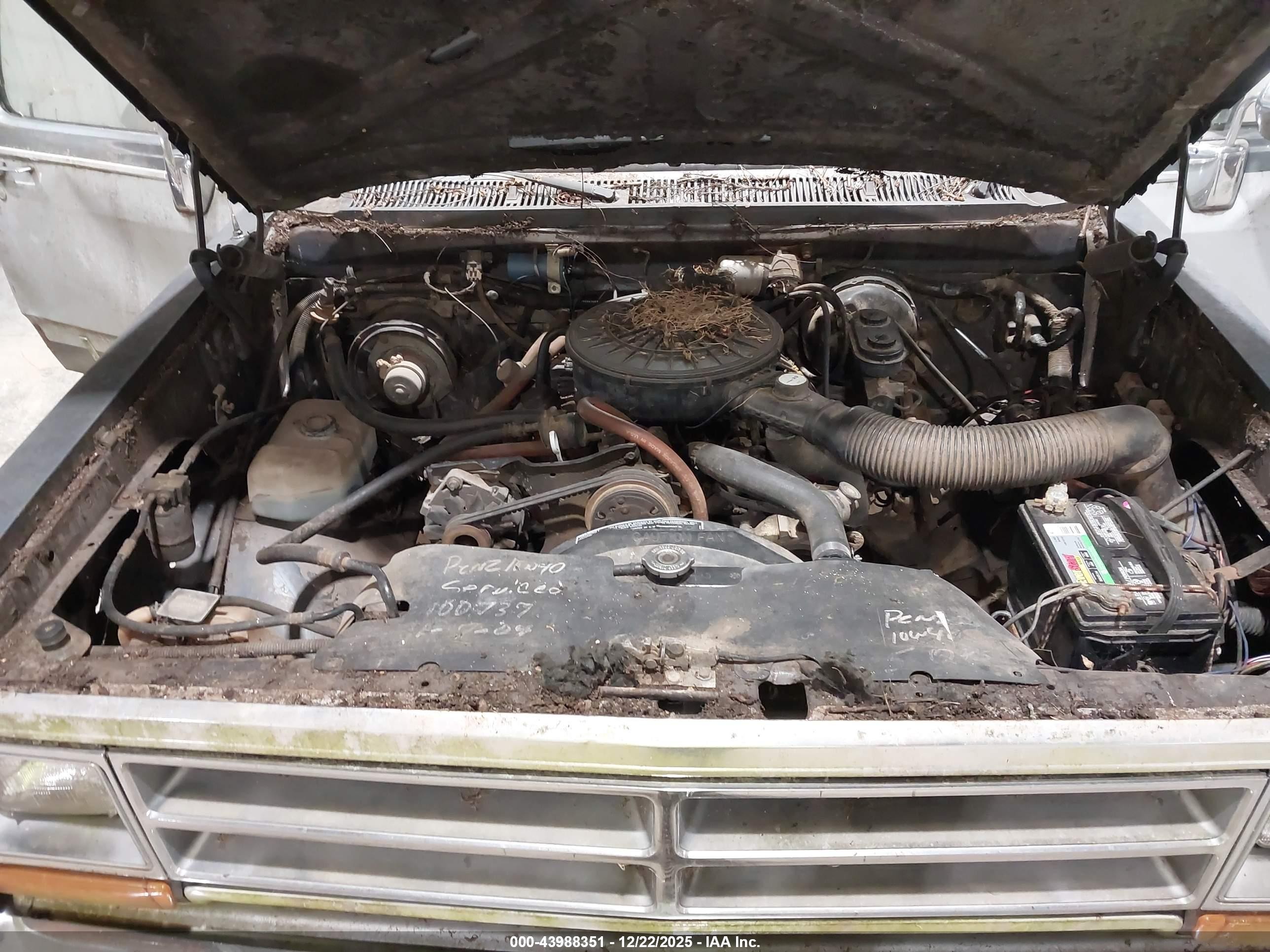 1988 Dodge W-series W200/w250 Silver vin: 1B7HW24Y3JS660651
