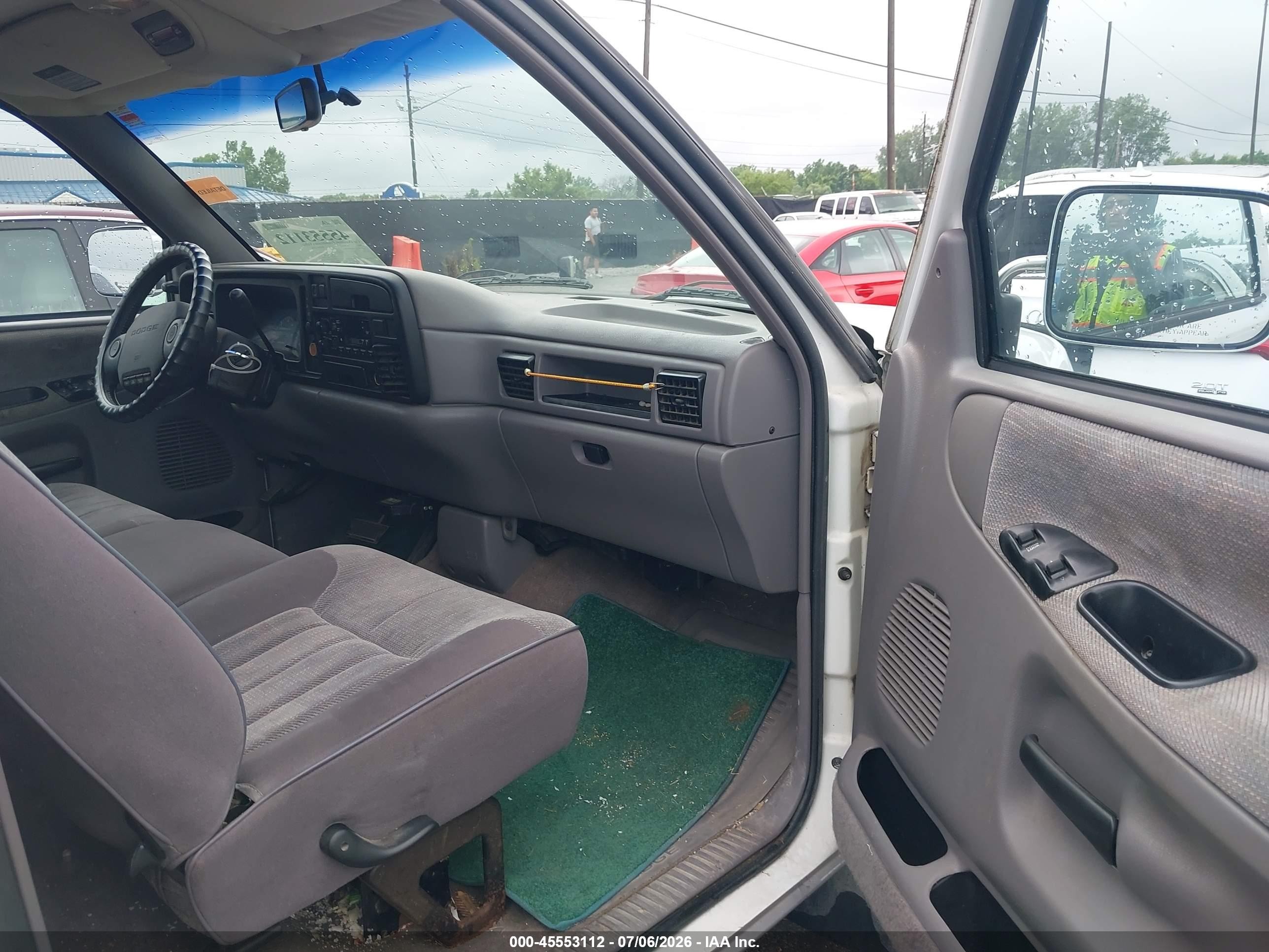 1995 Dodge Ram 2500   White vin: 1B7JC26Z8SS248503