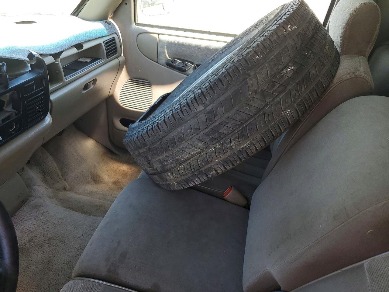 1995 Dodge Ram 2500 White vin: 1B7JC26Z9SS199411