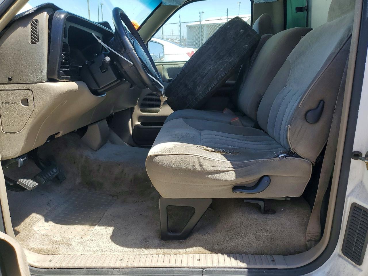 1995 Dodge Ram 2500 White vin: 1B7JC26Z9SS199411