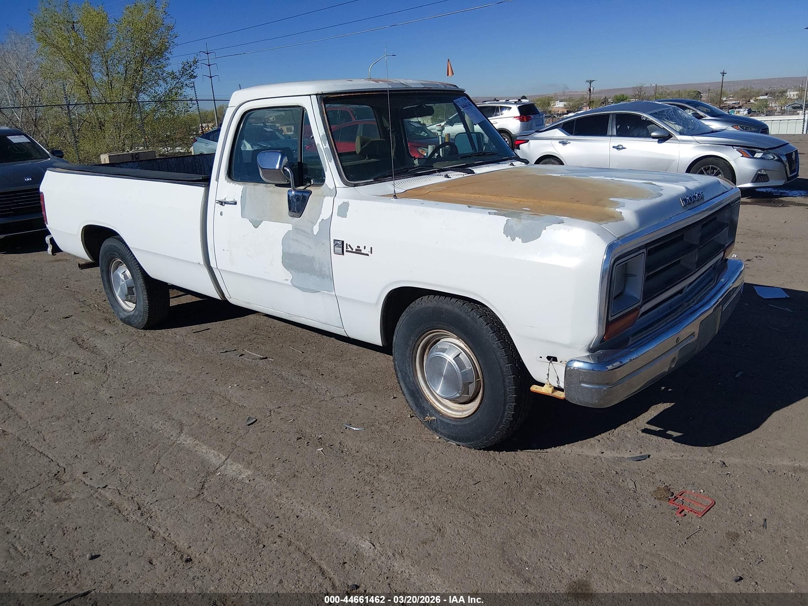 1990 Dodge D-series D200/d250 Белый vin: 1B7JE26Y0LS765264