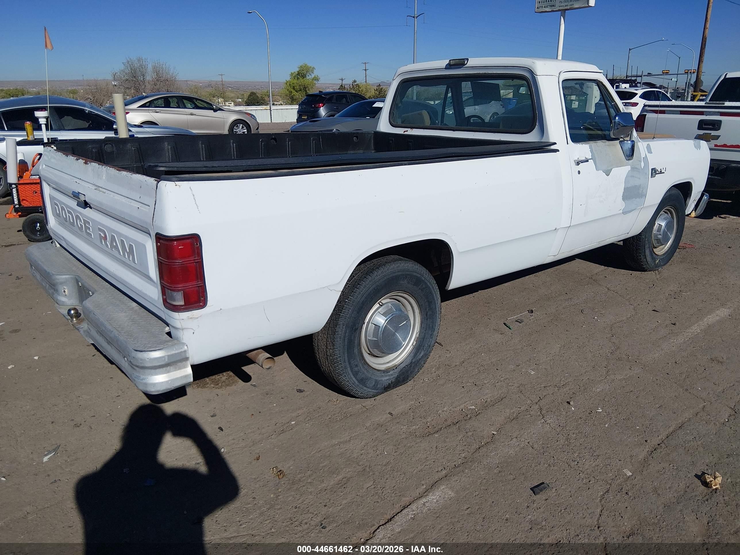 1990 Dodge D-series D200/d250 Белый vin: 1B7JE26Y0LS765264