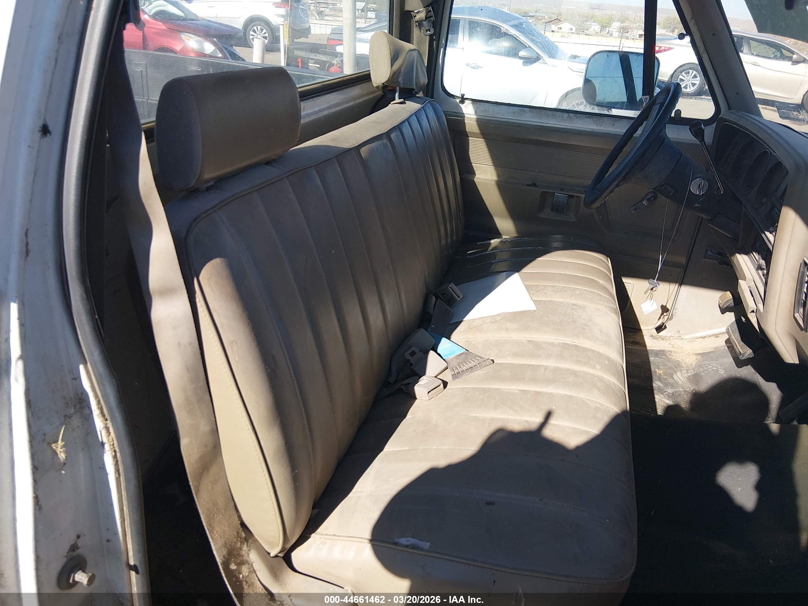 1990 Dodge D-series D200/d250 Белый vin: 1B7JE26Y0LS765264
