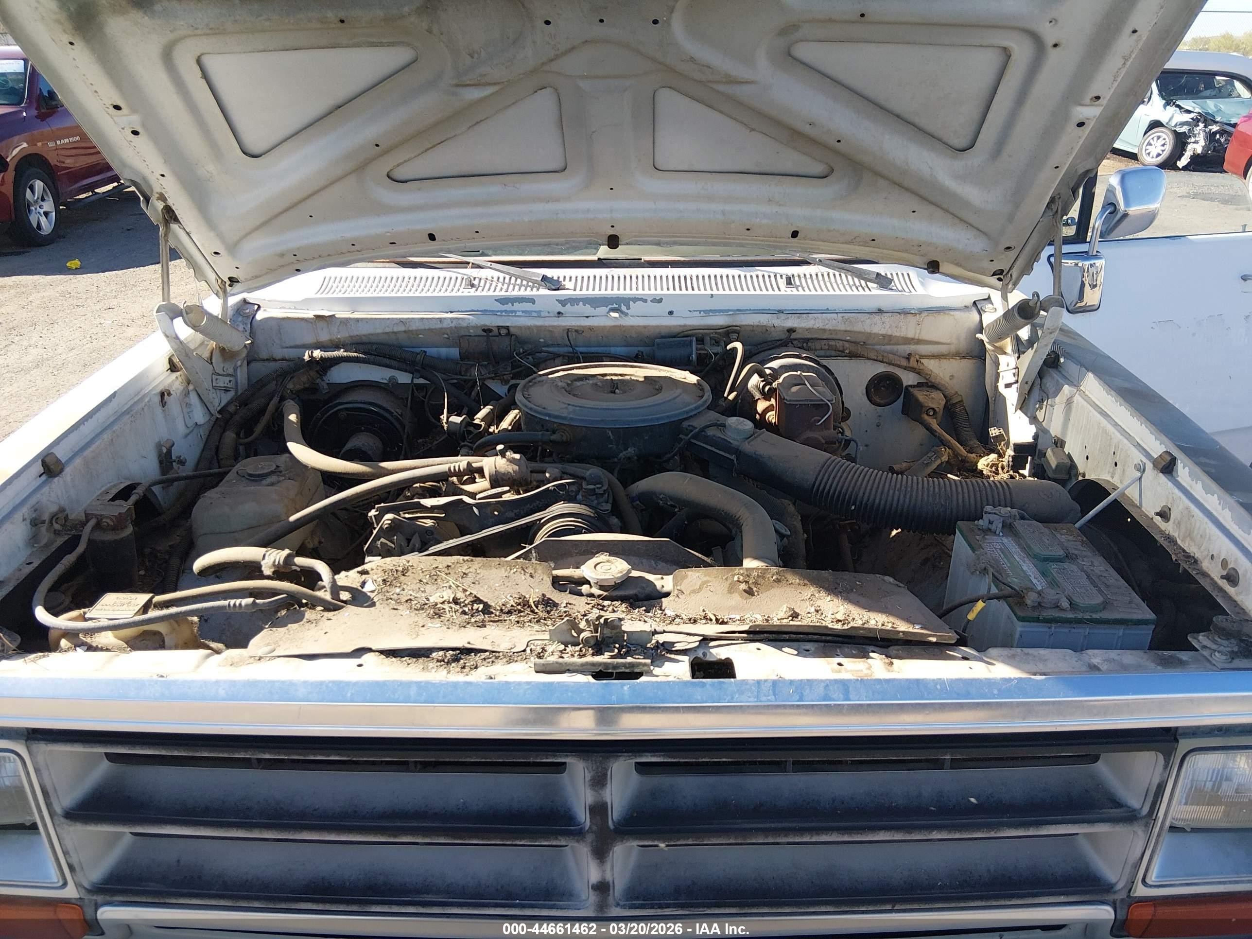 1990 Dodge D-series D200/d250 Белый vin: 1B7JE26Y0LS765264