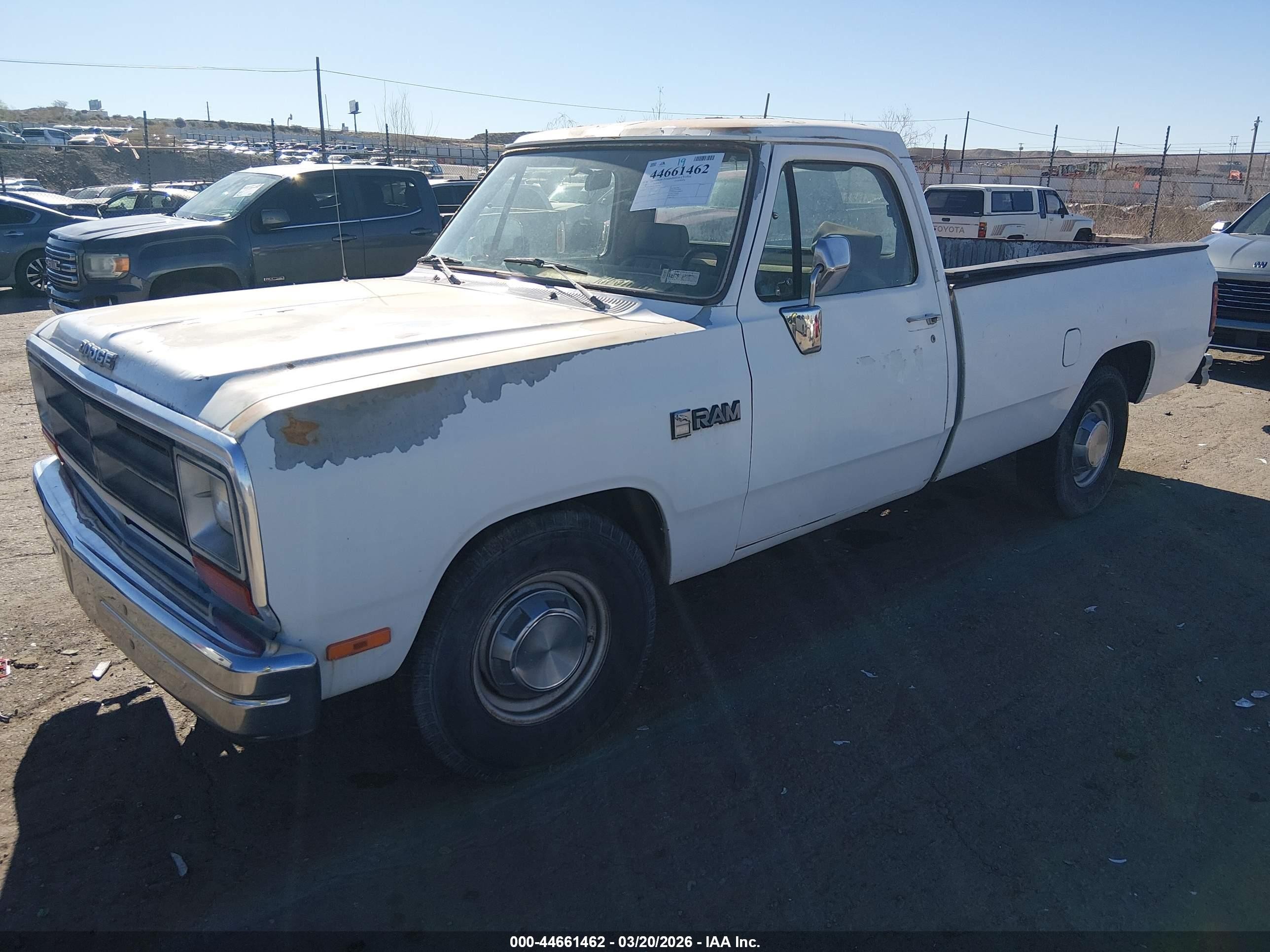 1990 Dodge D-series D200/d250 Белый vin: 1B7JE26Y0LS765264