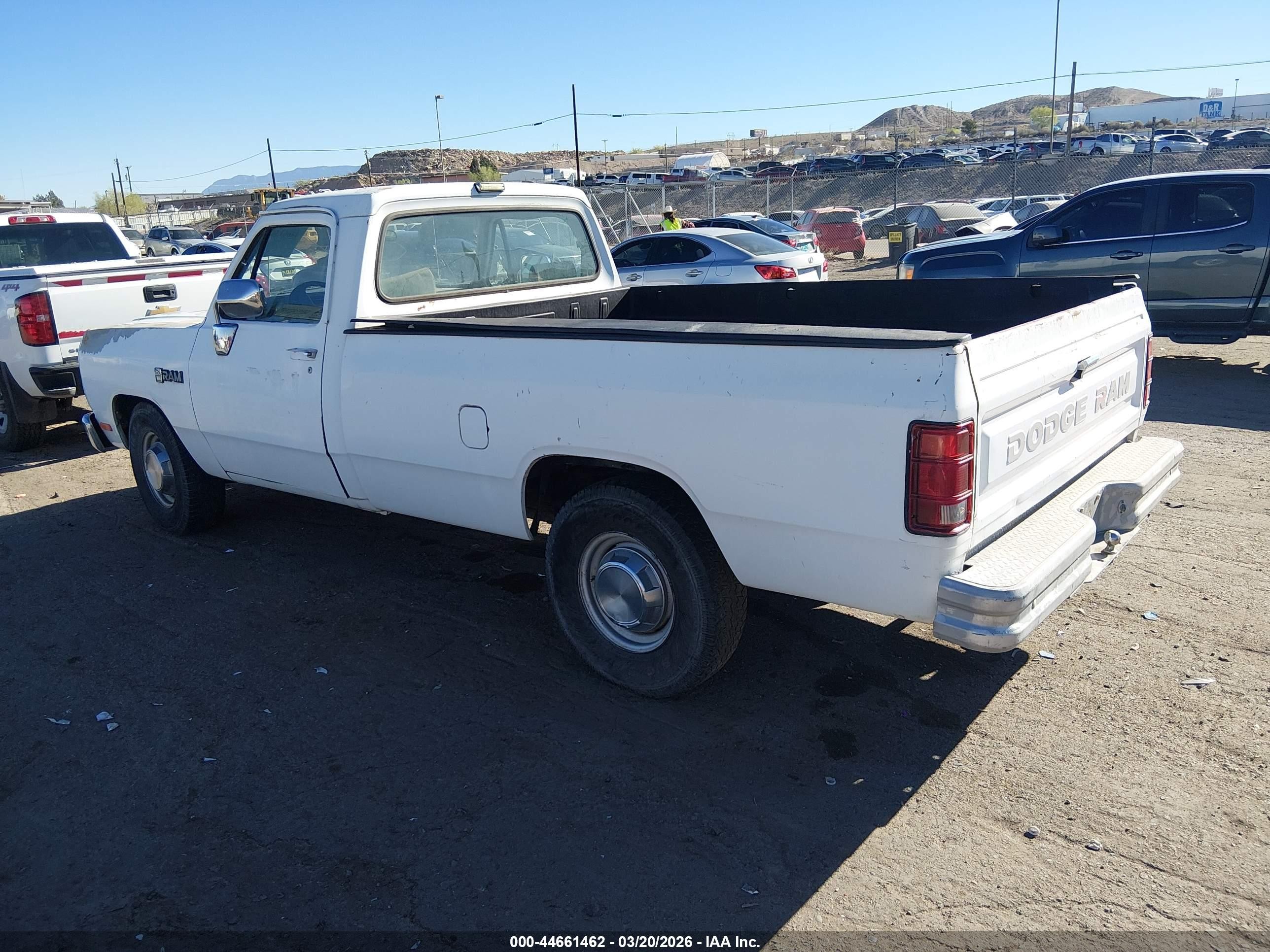 1990 Dodge D-series D200/d250 Белый vin: 1B7JE26Y0LS765264