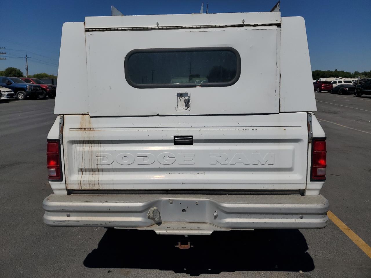 1992 Dodge W-series W200 Белый vin: 1B7JM26Z3NS643142