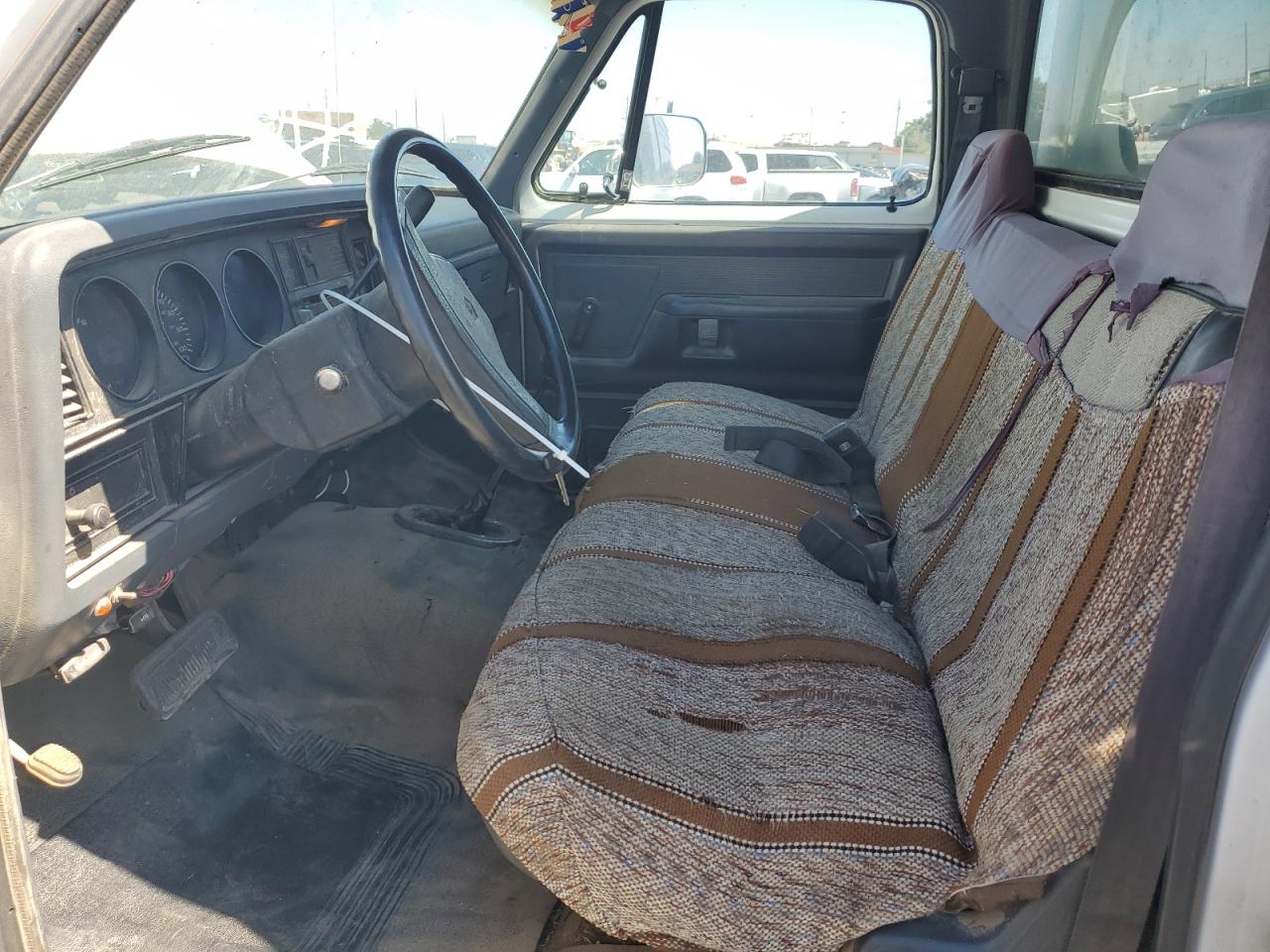 1992 Dodge W-series W200 Белый vin: 1B7JM26Z3NS643142