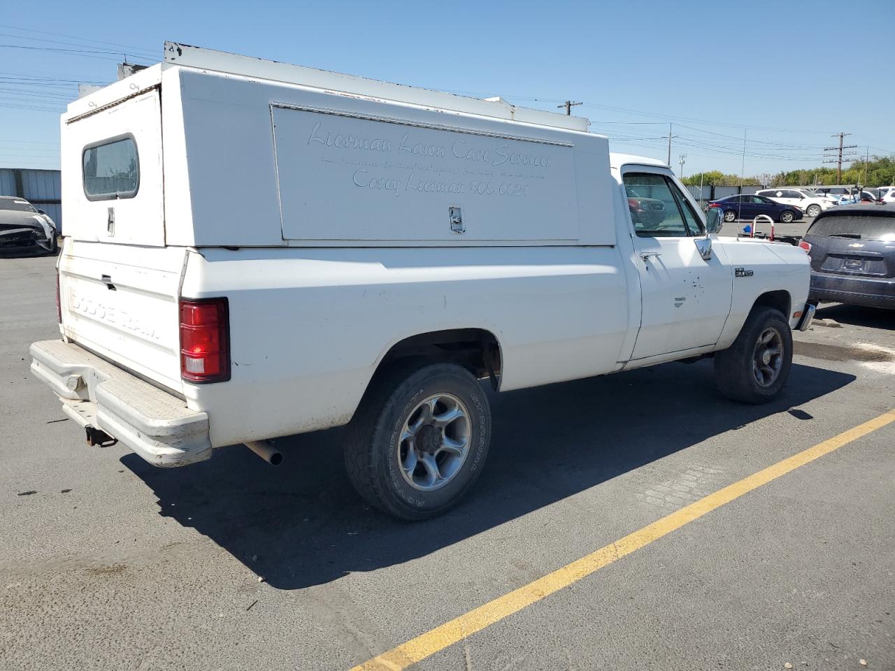 1992 Dodge W-series W200 Белый vin: 1B7JM26Z3NS643142
