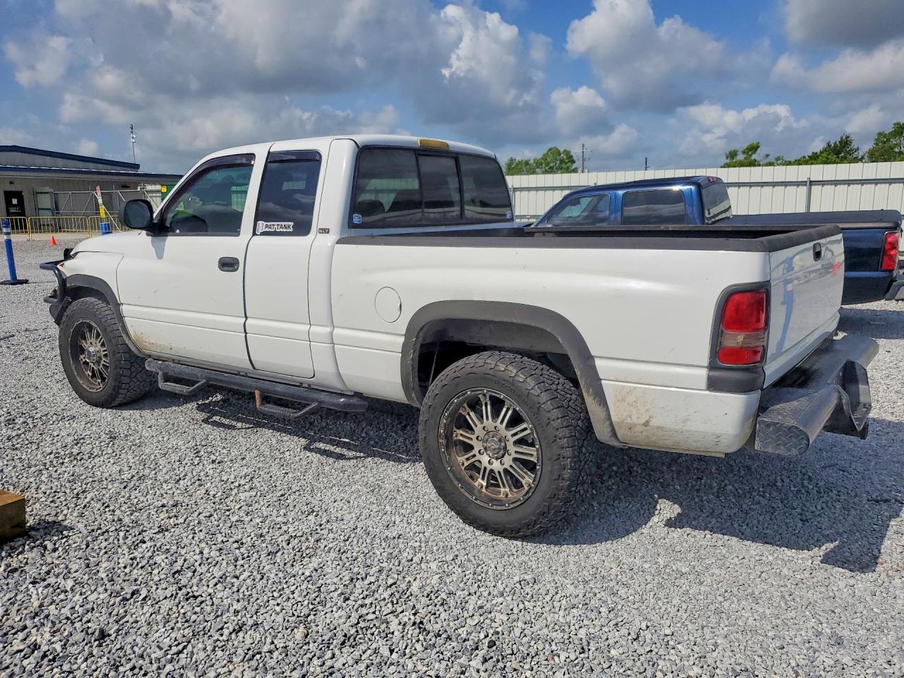 2000 Dodge Ram 2500 Laramie White vin: 1B7KC2360YJ146870