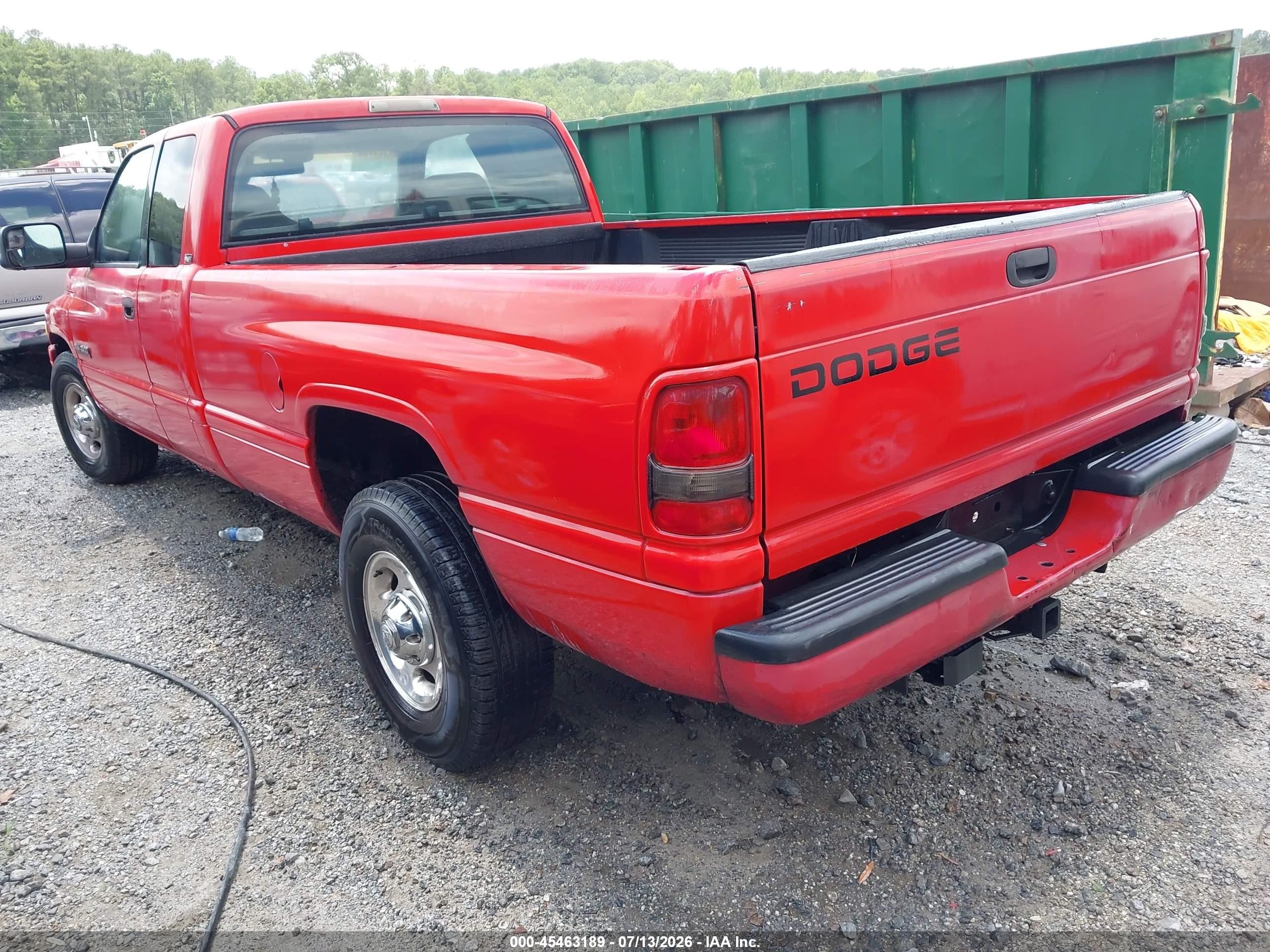 2001 Dodge Ram 2500 St Красный vin: 1B7KC23611J535023